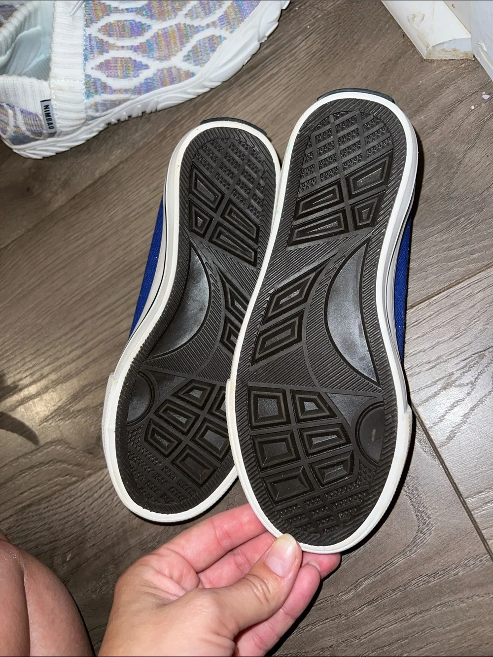 Brand new converse kid shoes